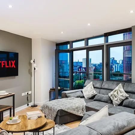 Stylish 2br - Sleeps 8 - - View Apartment *