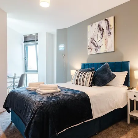 Stylish 2br - Sleeps 8 - - View * Leeds (West Yorkshire)