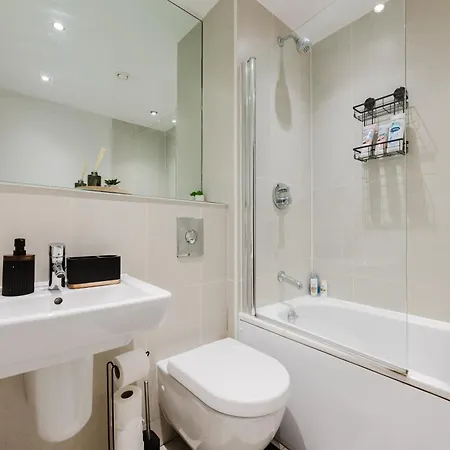 Stylish 2br - Sleeps 8 - - View