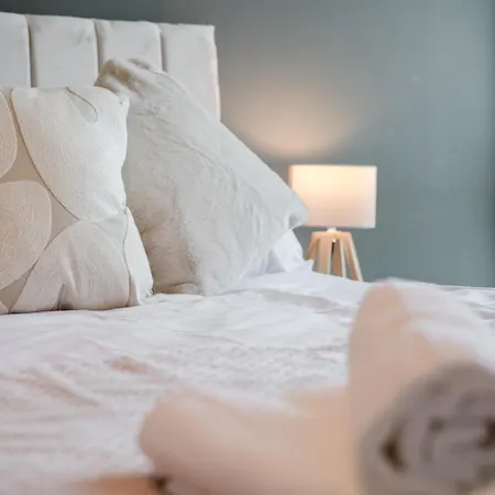 Stylish 2br - Sleeps 8 - - View