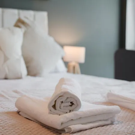 Apartment Stylish 2br - Sleeps 8 - - View Leeds (West Yorkshire)
