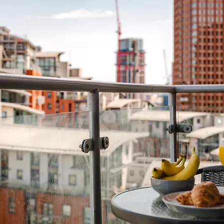 Stylish 2br - Sleeps 8 - - View * Leeds (West Yorkshire)