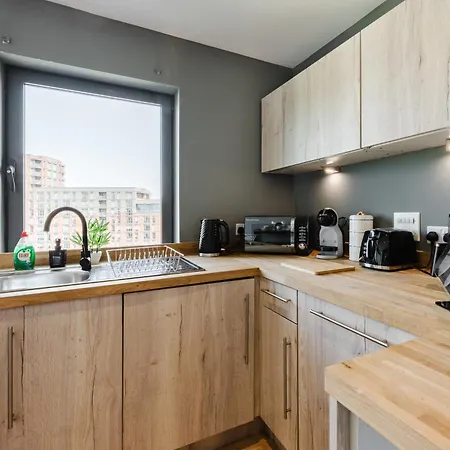 Stylish 2br - Sleeps 8 - - View Apartment Leeds (West Yorkshire)
