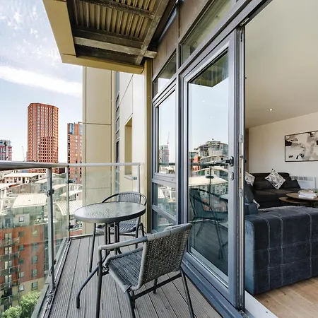 Stylish 2br - Sleeps 8 - - View